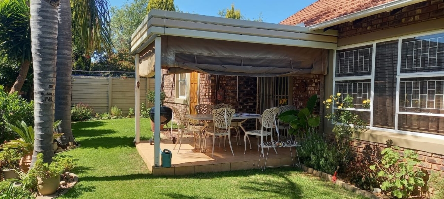 2 Bedroom Property for Sale in Langenhovenpark Free State